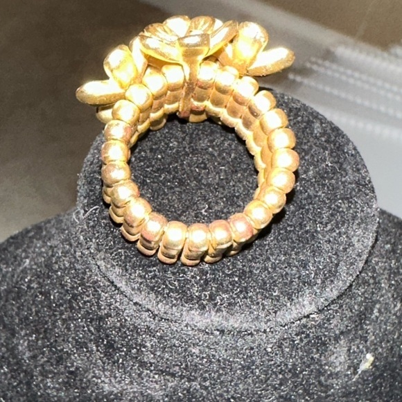 Faux brush gold and crystal matching floral bracelet and ring set - Picture 4 of 6